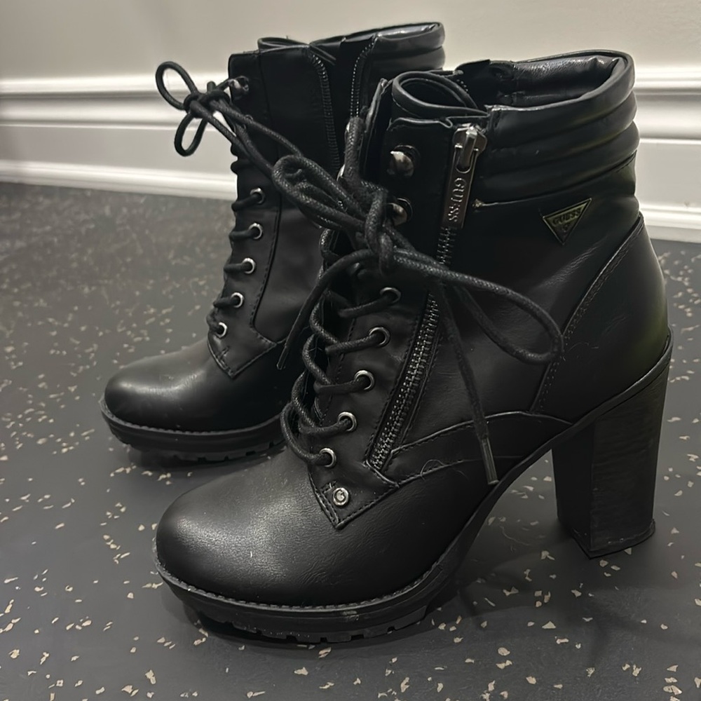 GUESS - Heel combat boots - size 7